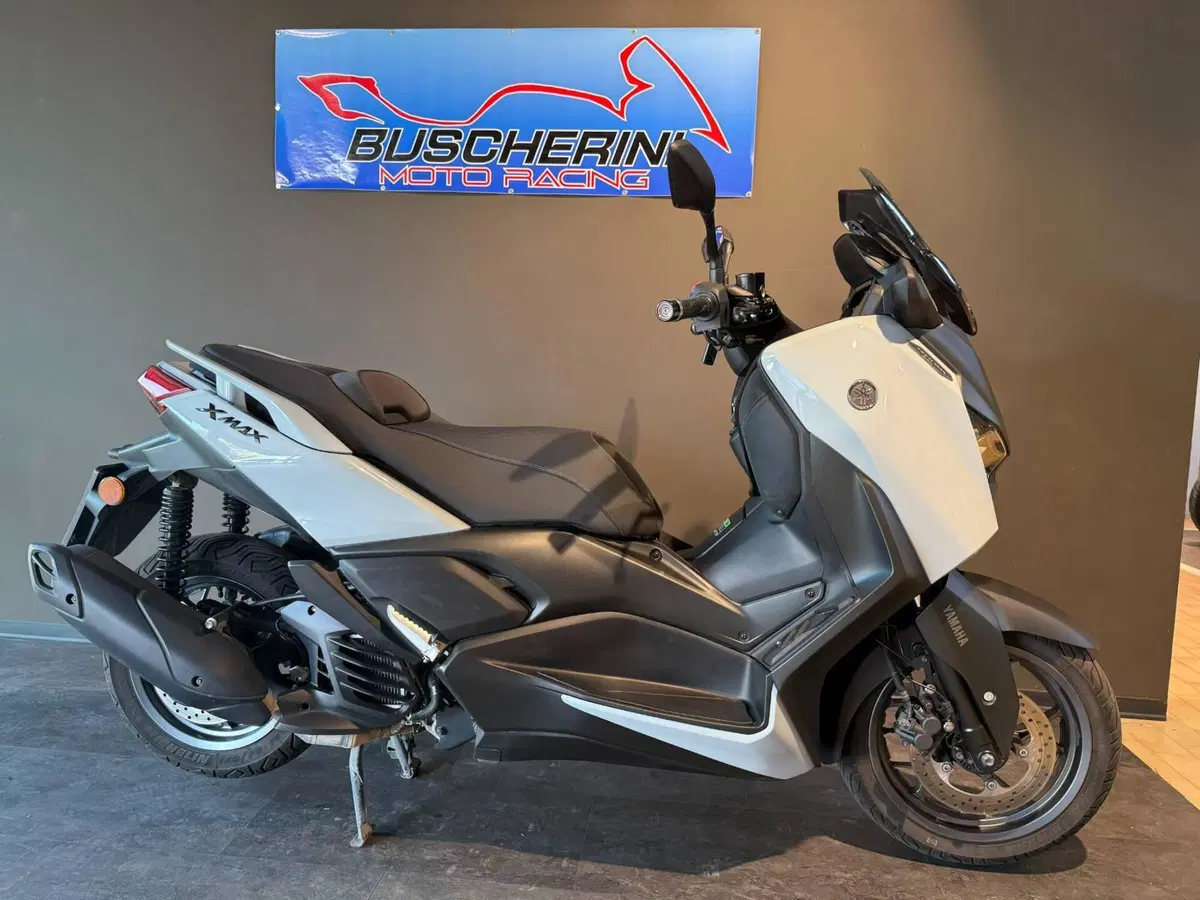 Yamaha X-Max 125 Tech Max (2025 - 26) (7)
