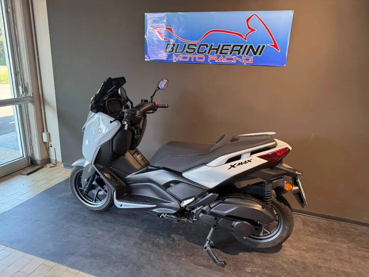 Yamaha X-Max 125 Tech Max (2025 - 26) (9)
