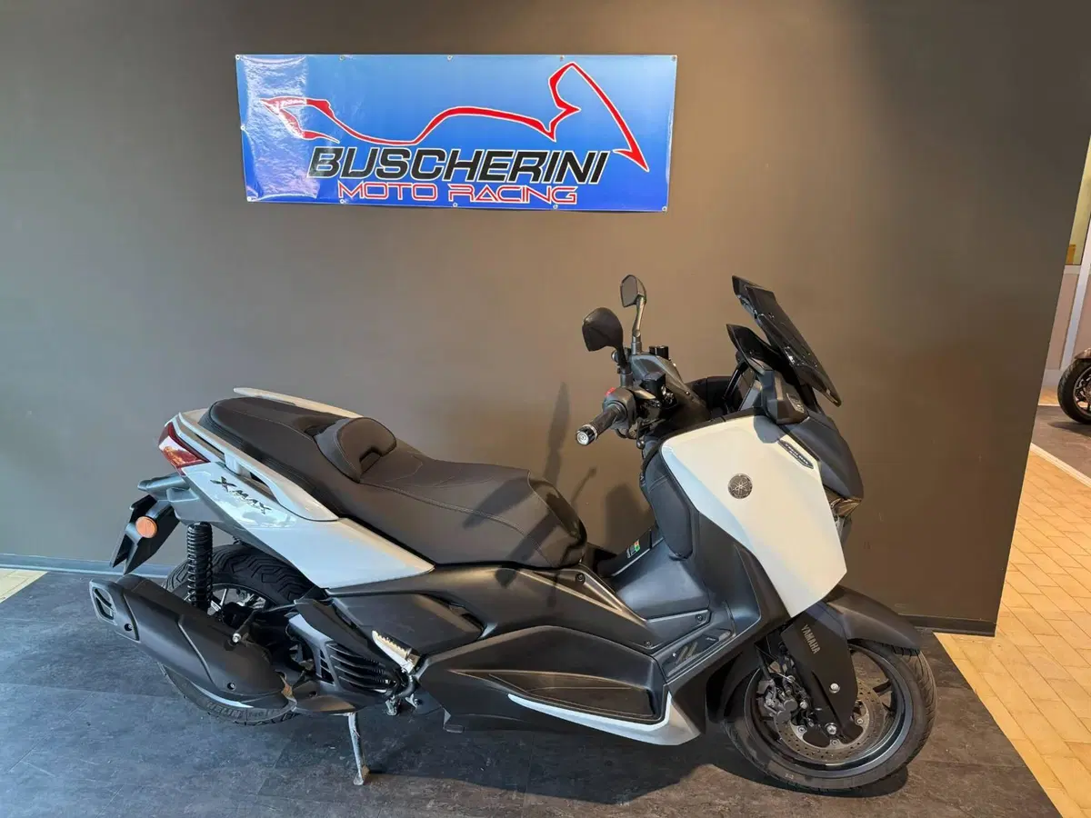 Yamaha X-Max 125 Tech Max (2025 - 26) (11)