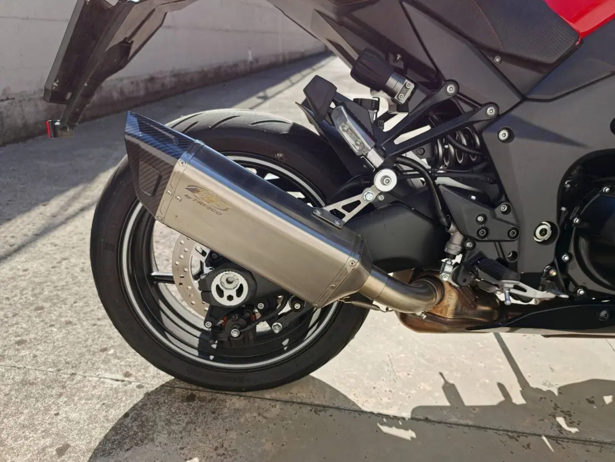 Kawasaki Ninja 1000 SX 40th Anniversary Edition (2024) (11)