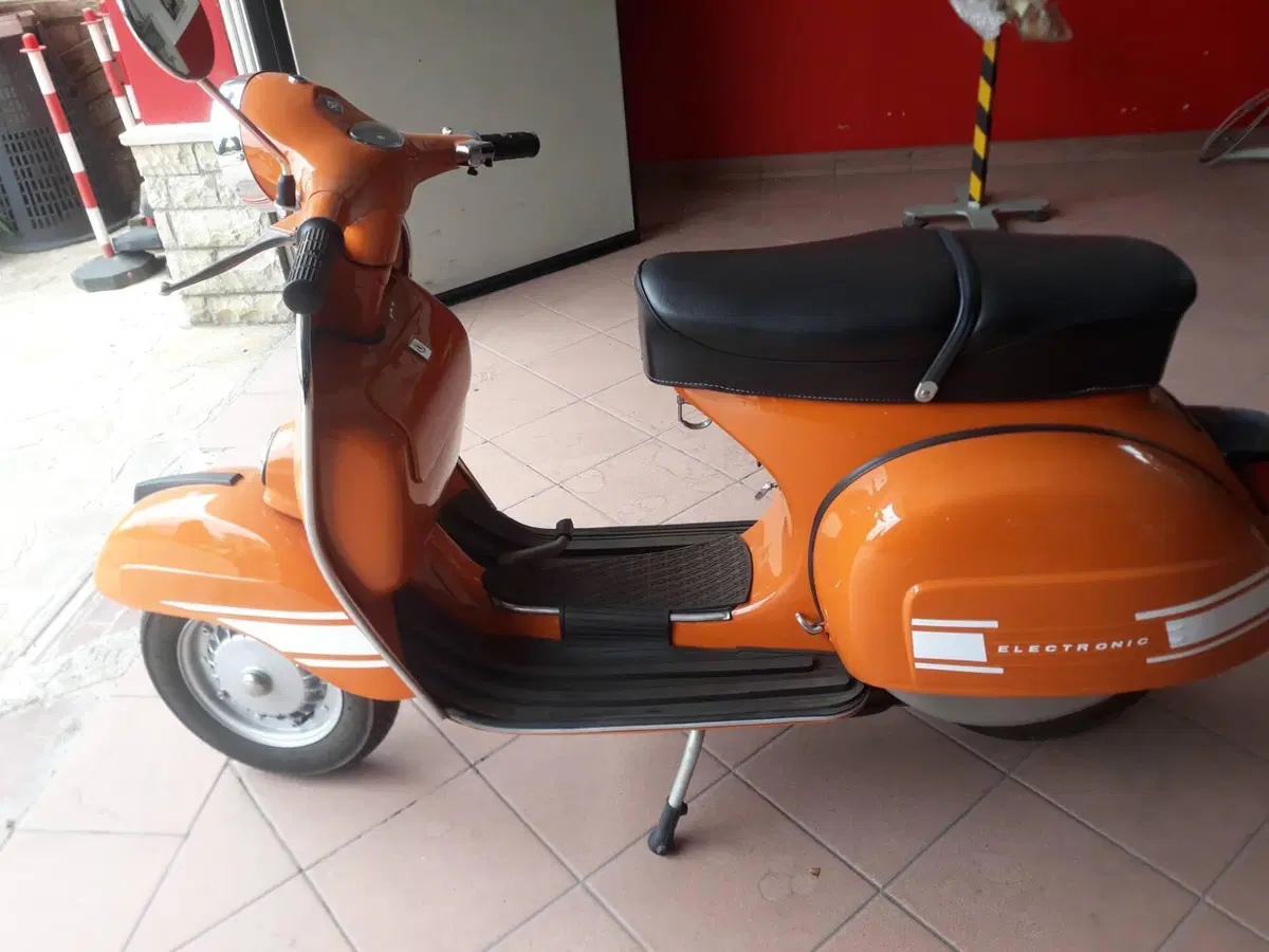 Piaggio VESPA RALLY 200 (3)
