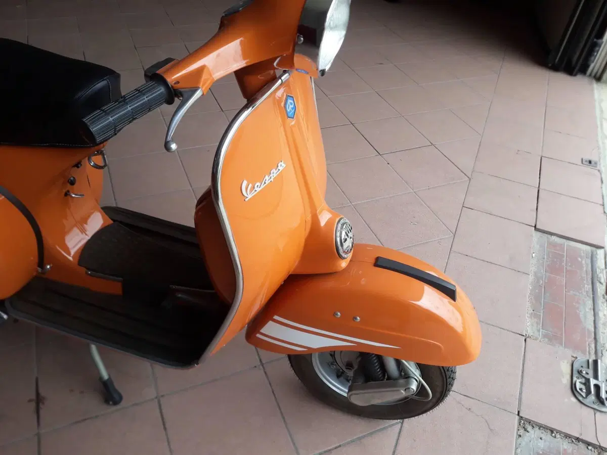 Piaggio VESPA RALLY 200 (8)