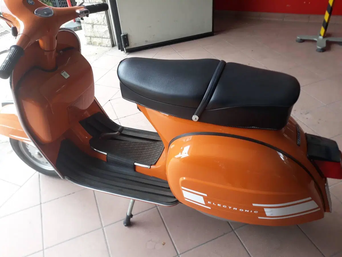 Piaggio VESPA RALLY 200 (10)