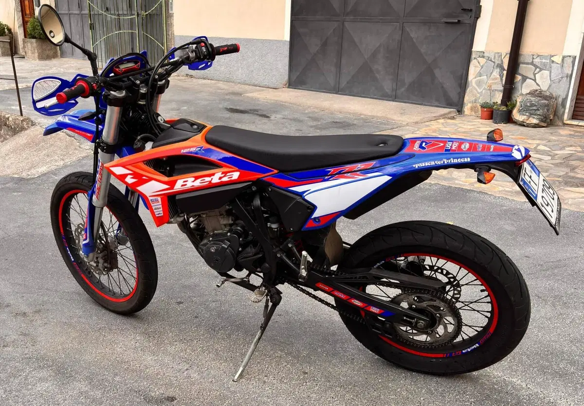 Betamotor RR 125 4T Motard R (2023 - 24) (3)