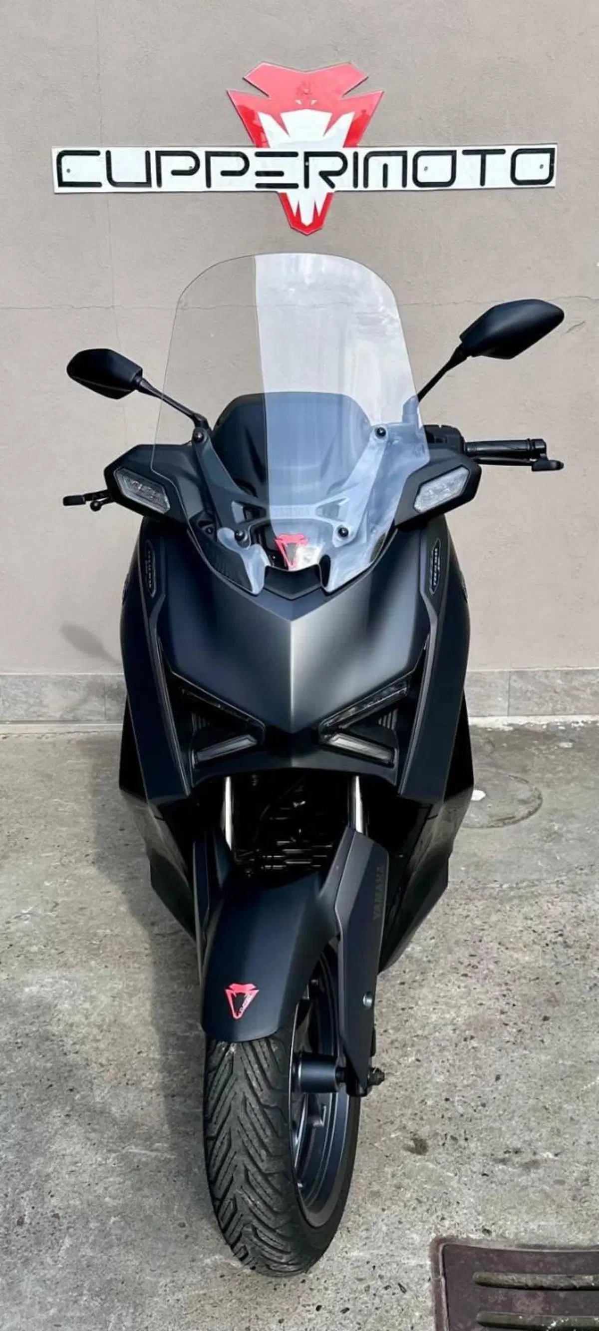Yamaha X-Max 300 Tech Max (2025 - 26) (4)