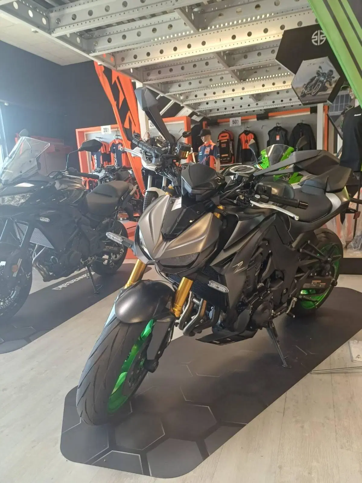 Kawasaki Z 1100 SE (2026) (3)