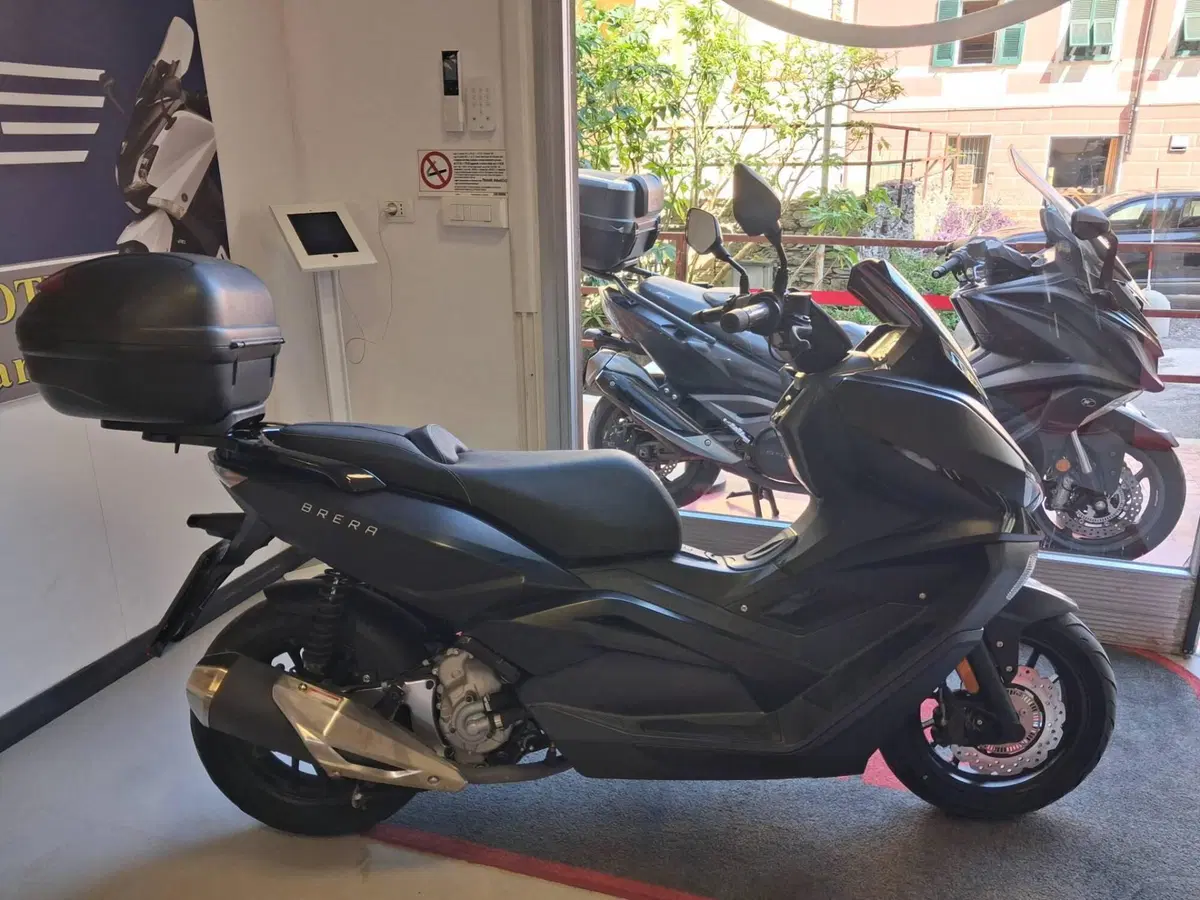 Over Brera 300 (2021 - 23) (3)