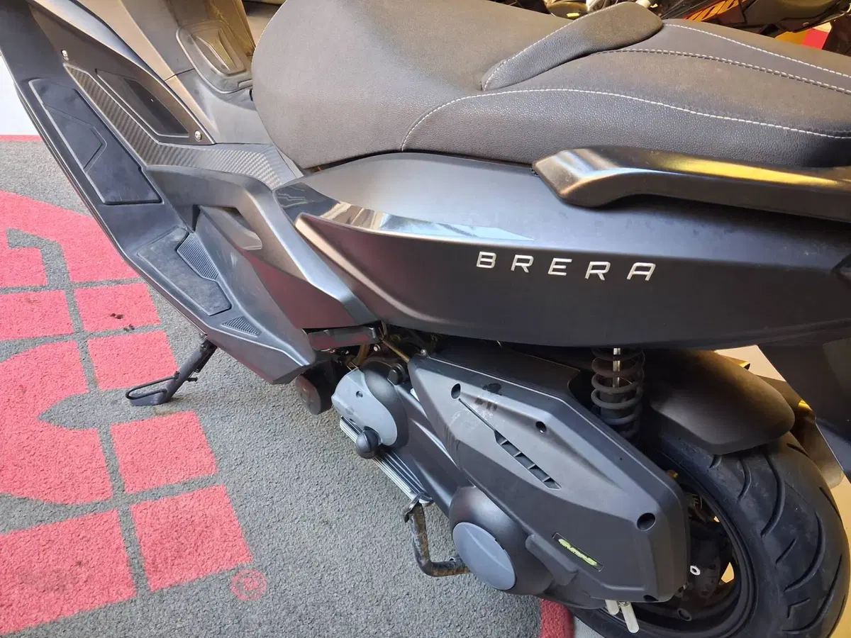 Over Brera 300 (2021 - 23) (5)