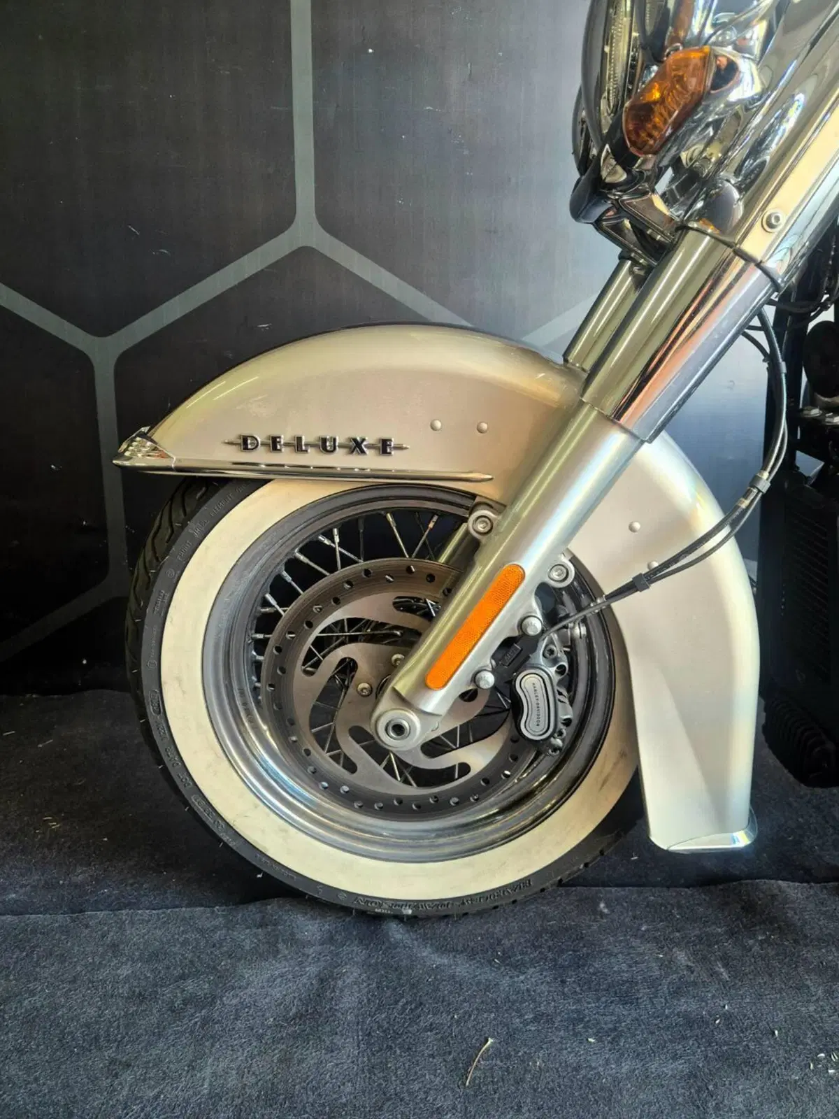 Harley-Davidson 107 Deluxe (2018 - 20) - FLDE (8)
