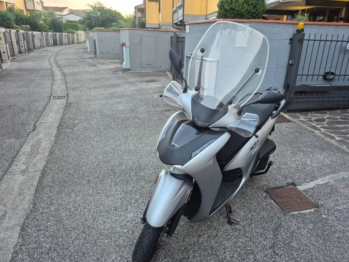 Honda SH 350 (2021 - 24) (3)
