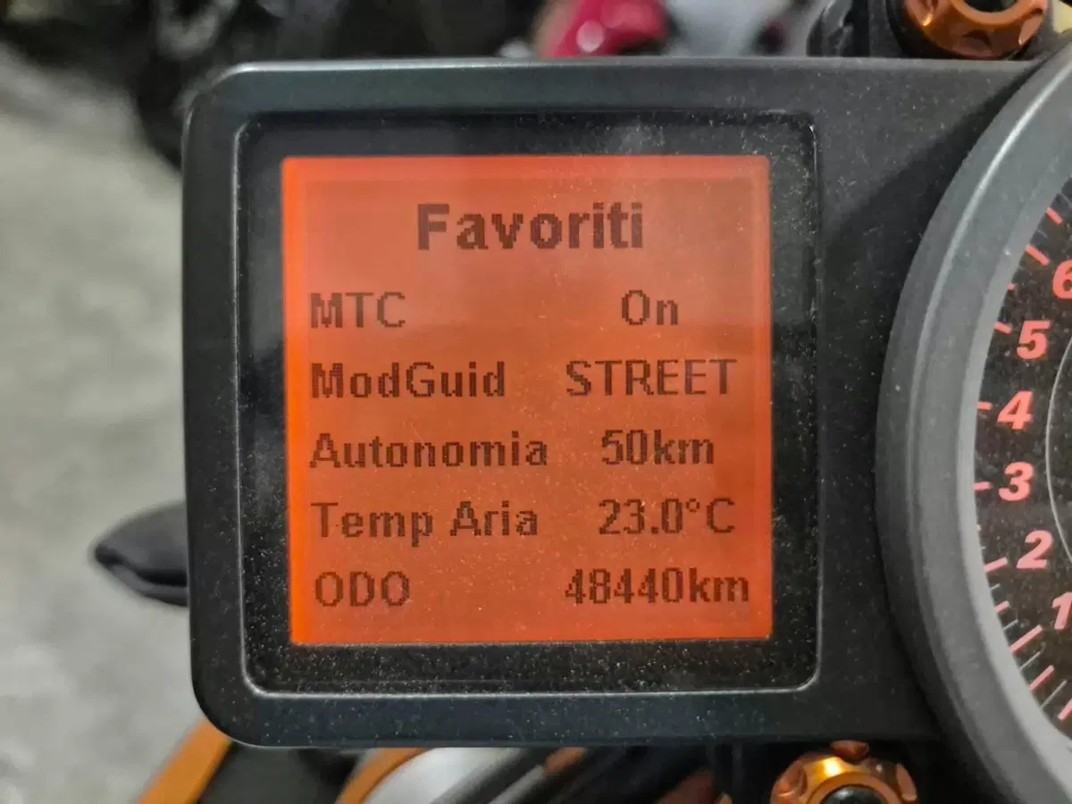 KTM 1290 Super Duke R Special Edition ABS (2016) (4)