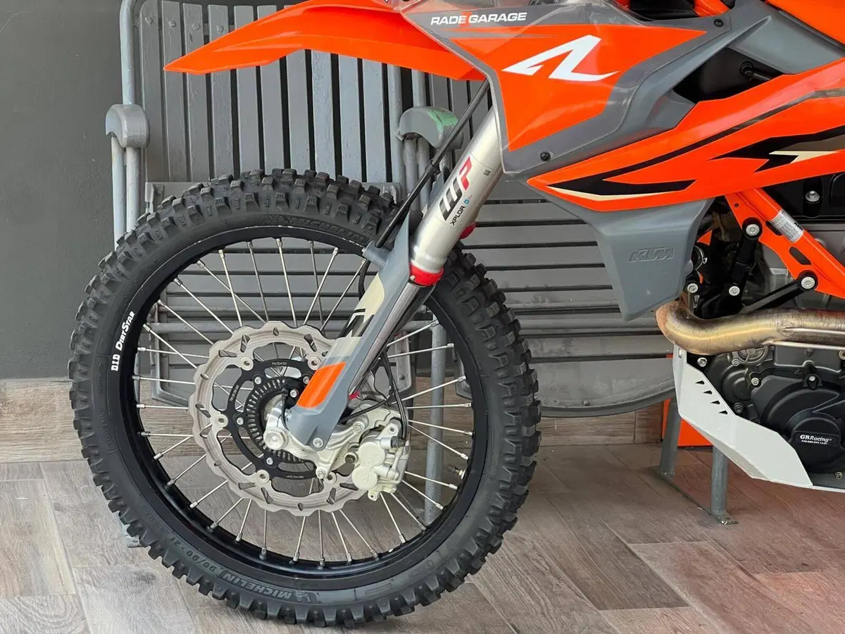KTM 690 Enduro R (2022 - 25) (14)