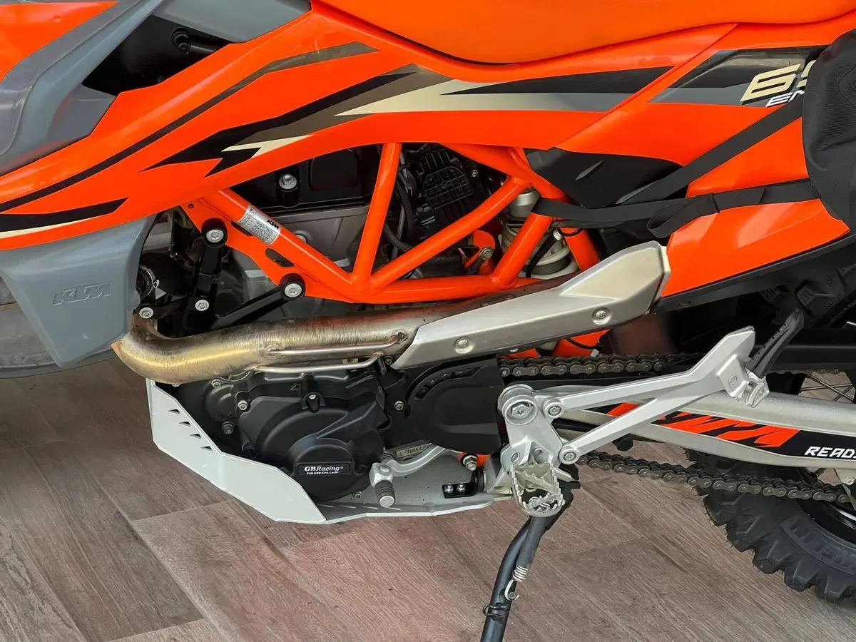 KTM 690 Enduro R (2022 - 25) (15)