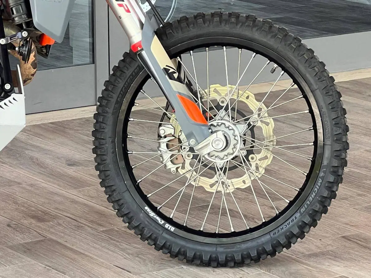 KTM 690 Enduro R (2022 - 25) (6)