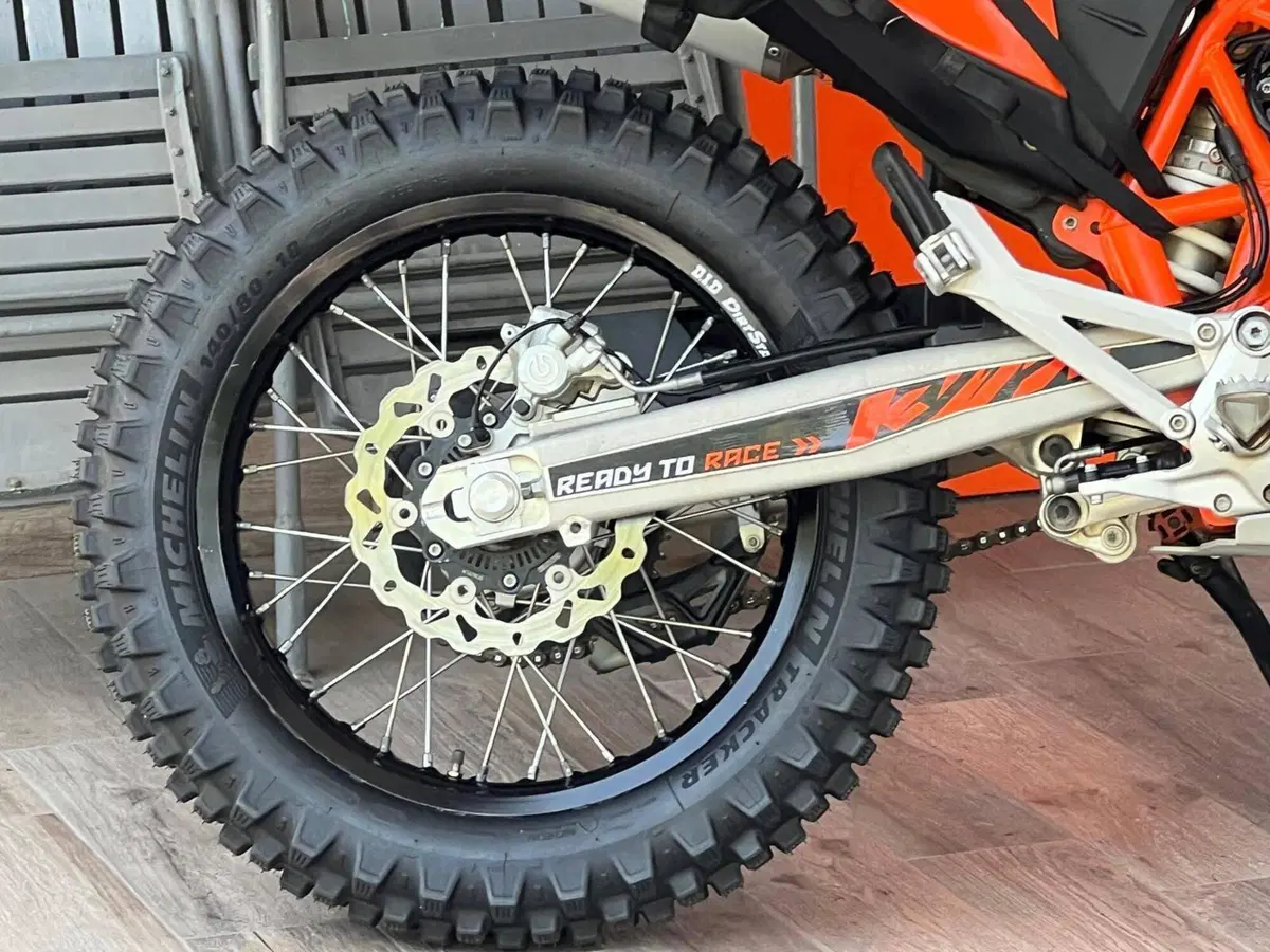 KTM 690 Enduro R (2022 - 25) (7)