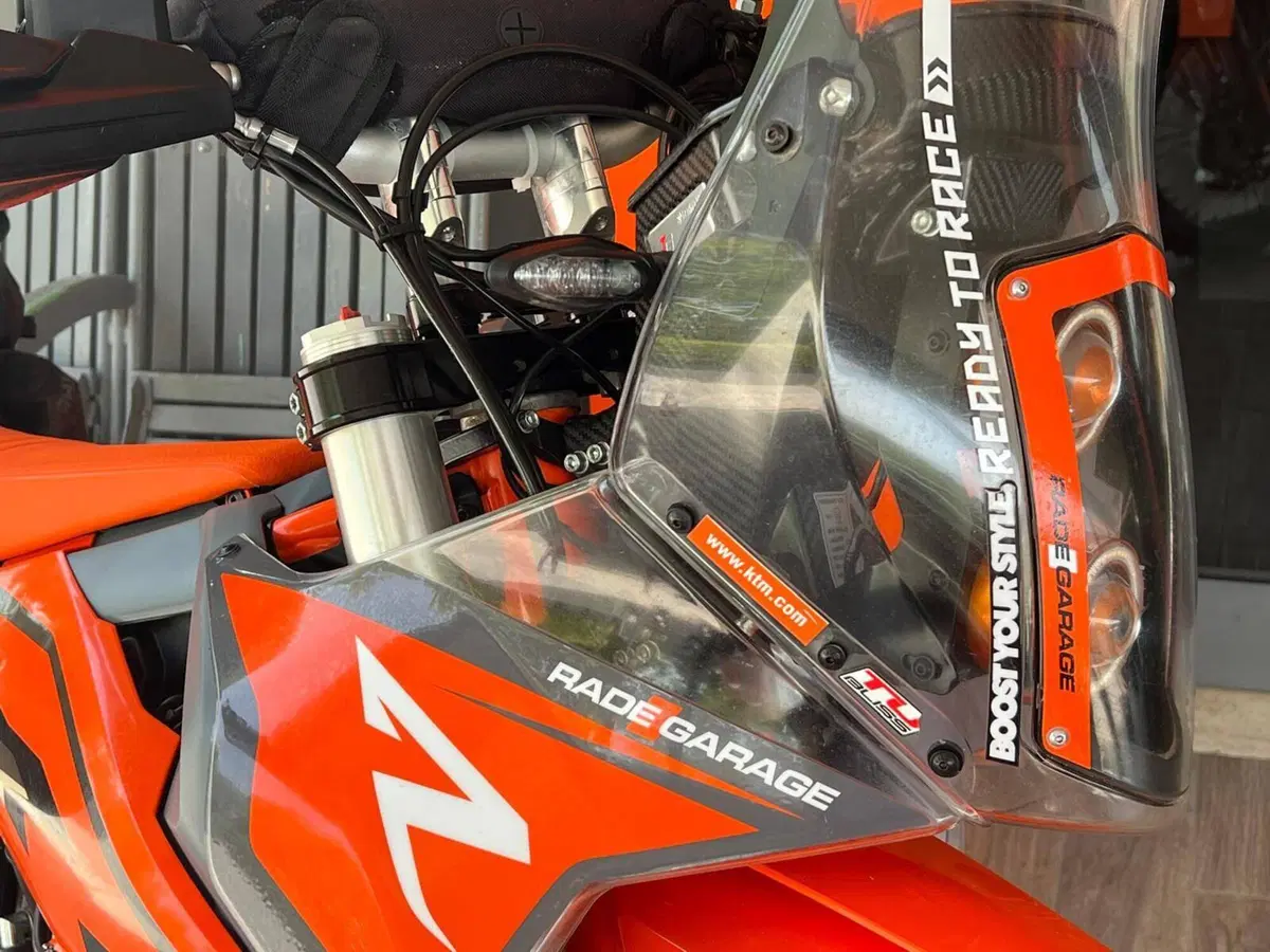 KTM 690 Enduro R (2022 - 25) (2)