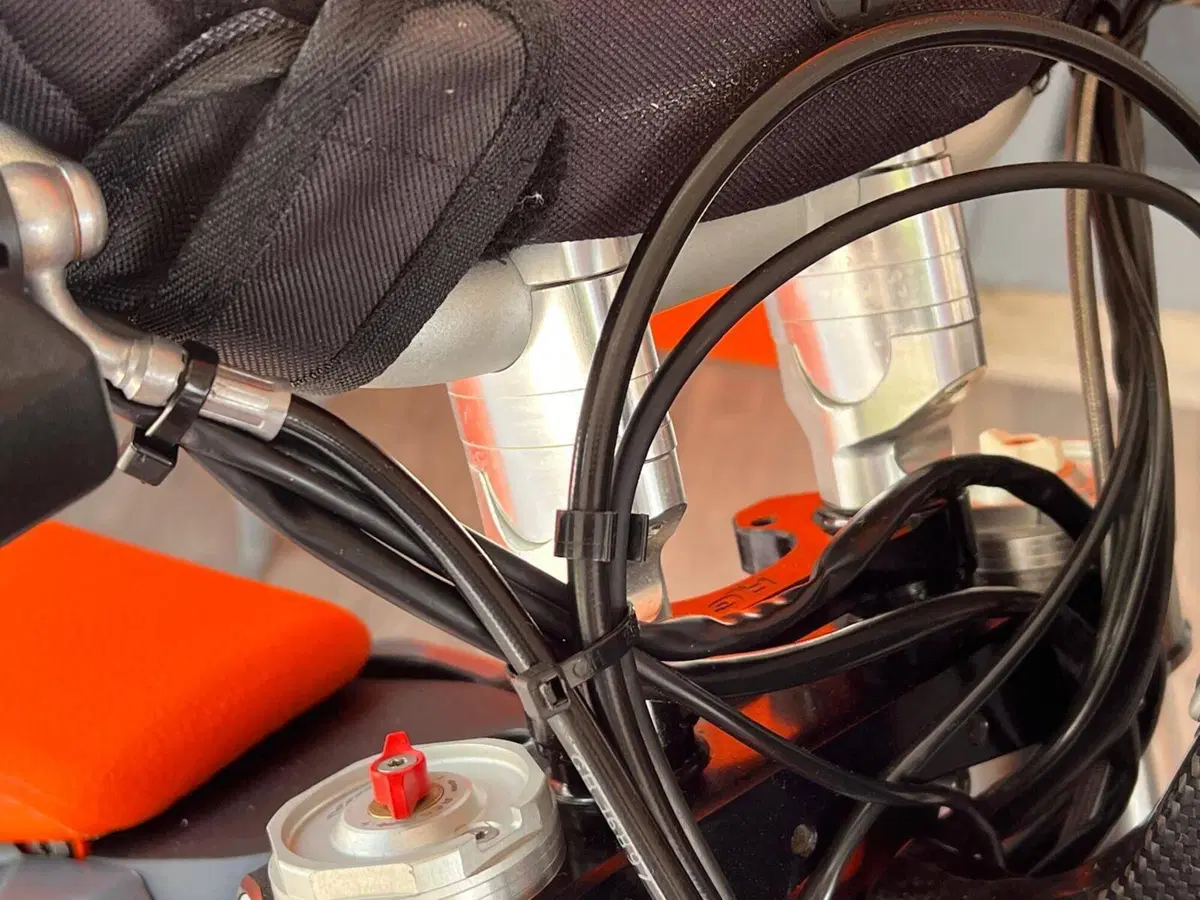 KTM 690 Enduro R (2022 - 25) (5)