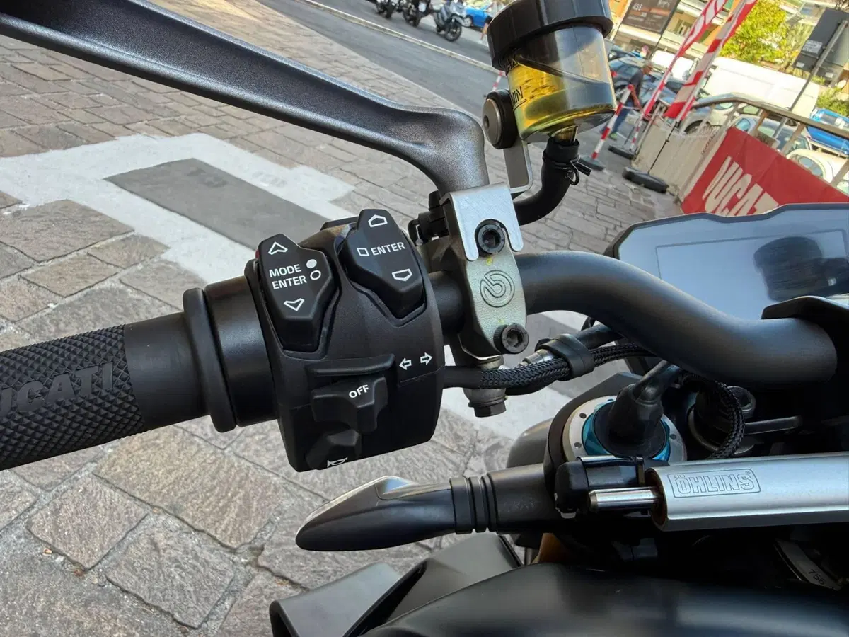 Ducati Streetfighter V4 S (2023 - 24) (11)