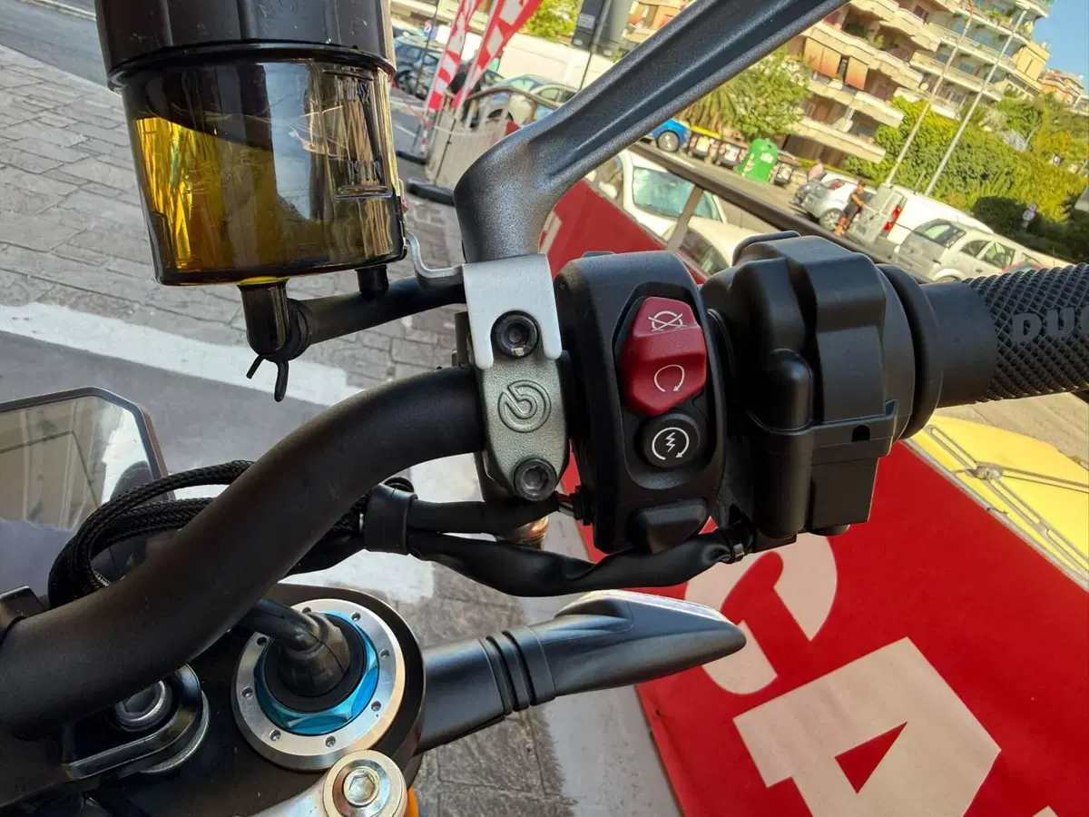 Ducati Streetfighter V4 S (2023 - 24) (12)