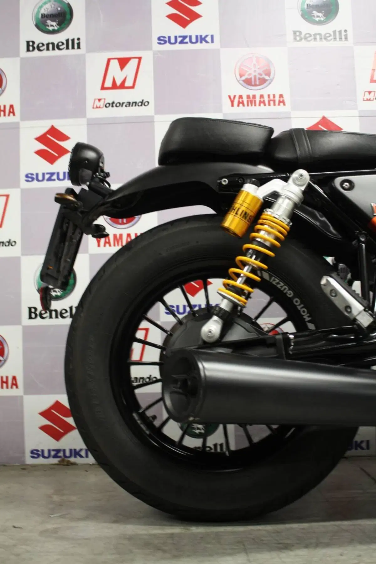 Moto Guzzi V9 Bobber Sport (2019 - 20) (4)