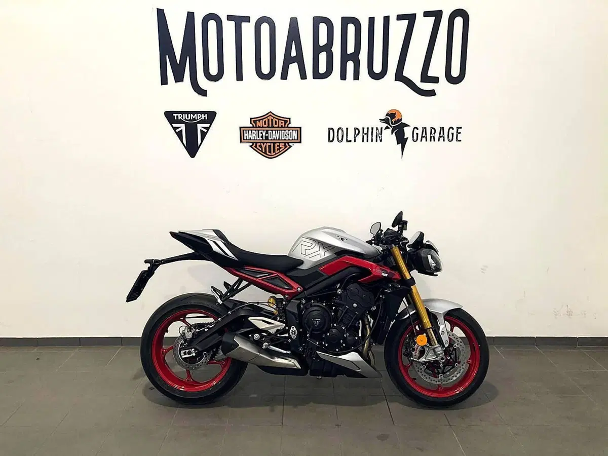 Triumph Street Triple 765 RX (2026)