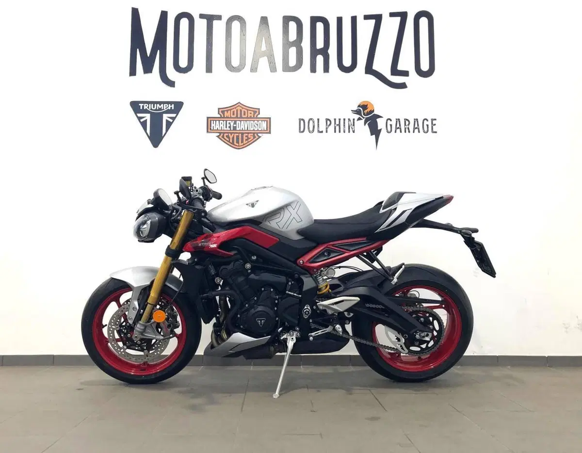 Triumph Street Triple 765 RX (2026) (2)