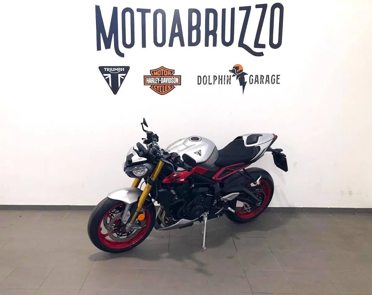 Triumph Street Triple 765 RX (2026) (3)