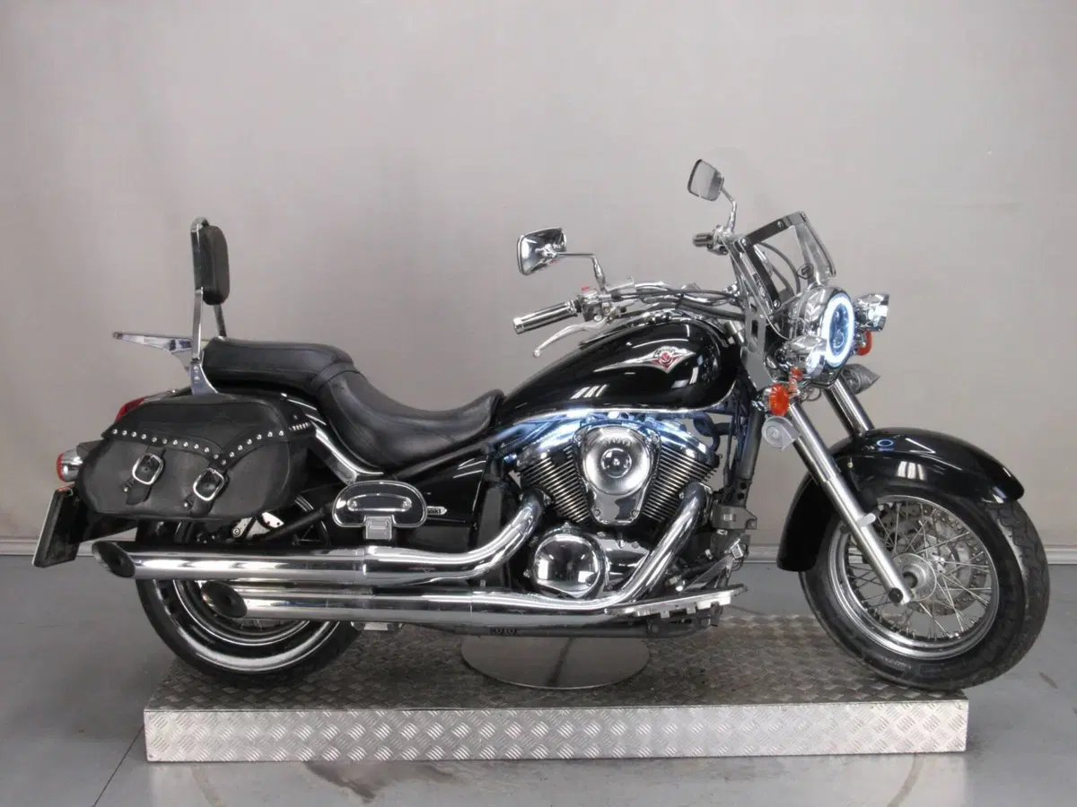Kawasaki Vulcan VN 900 Classic (2006 - 10) (2)