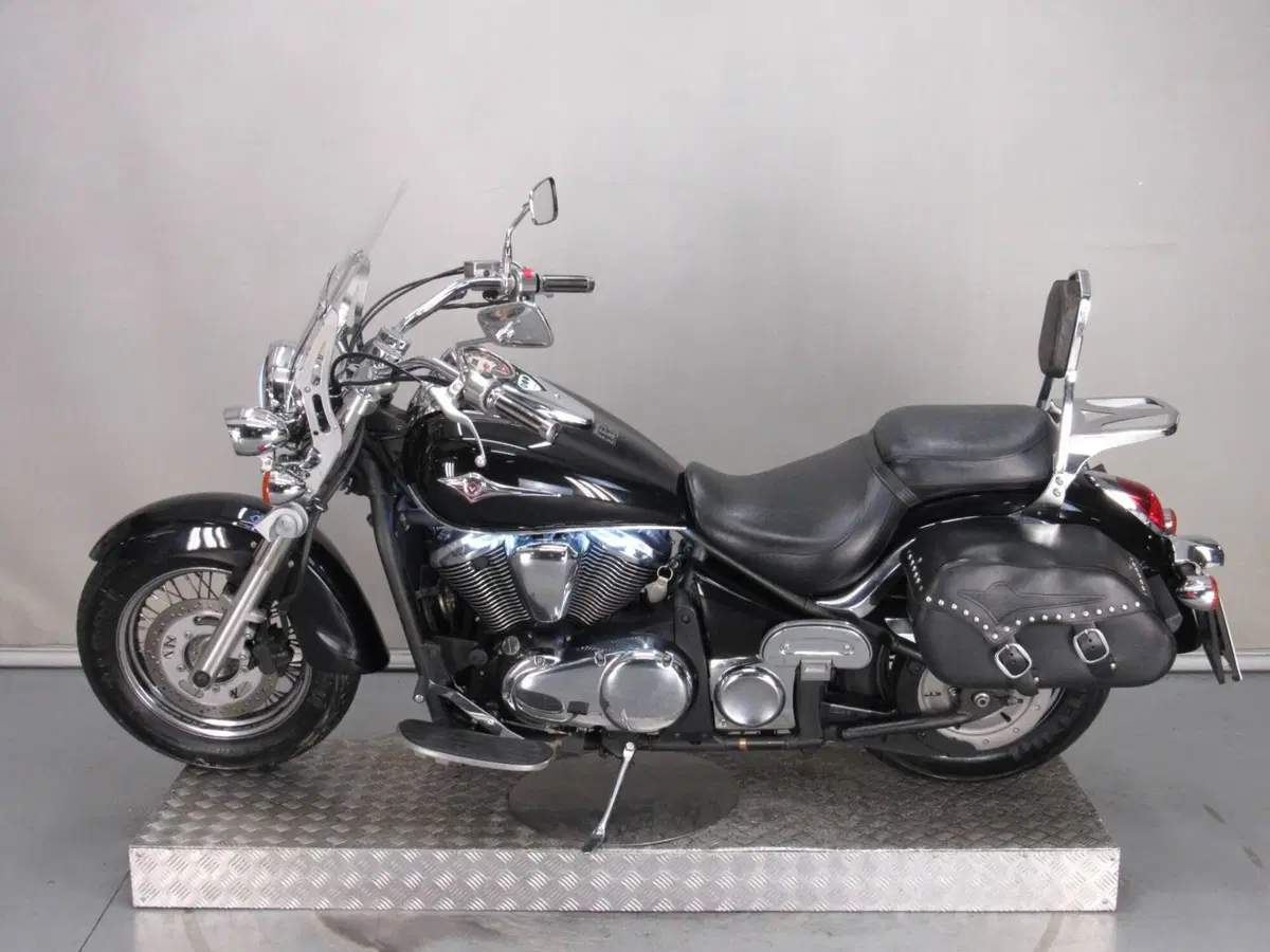 Kawasaki Vulcan VN 900 Classic (2006 - 10) (5)