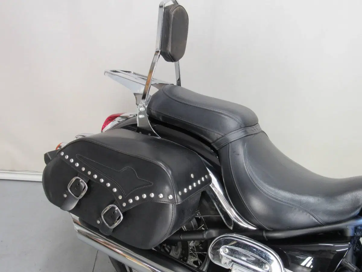 Kawasaki Vulcan VN 900 Classic (2006 - 10) (13)