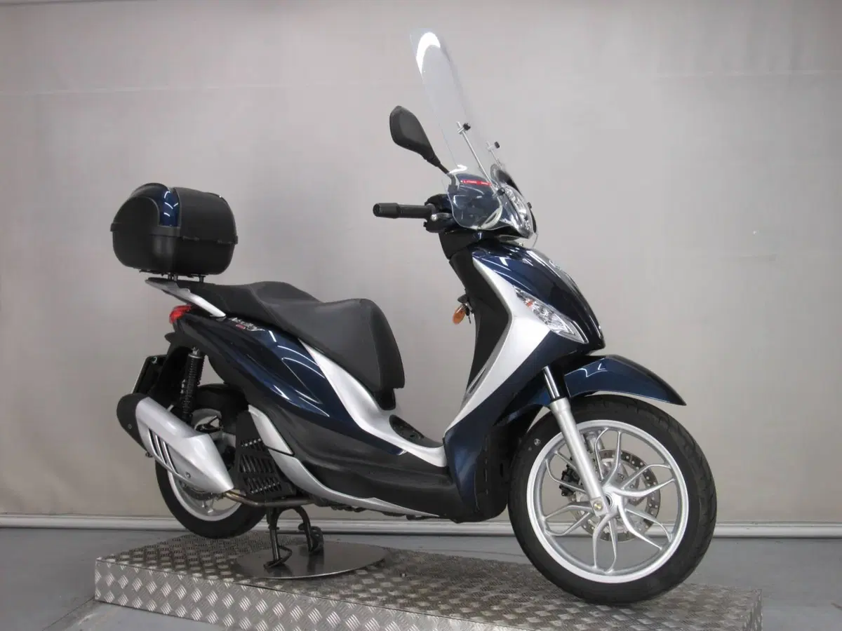 Piaggio Medley 150 ABS (2016 - 19) (9)