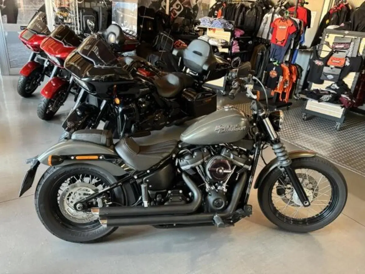 Harley-Davidson 107 Street Bob (2018 - 20) - FXBB (3)