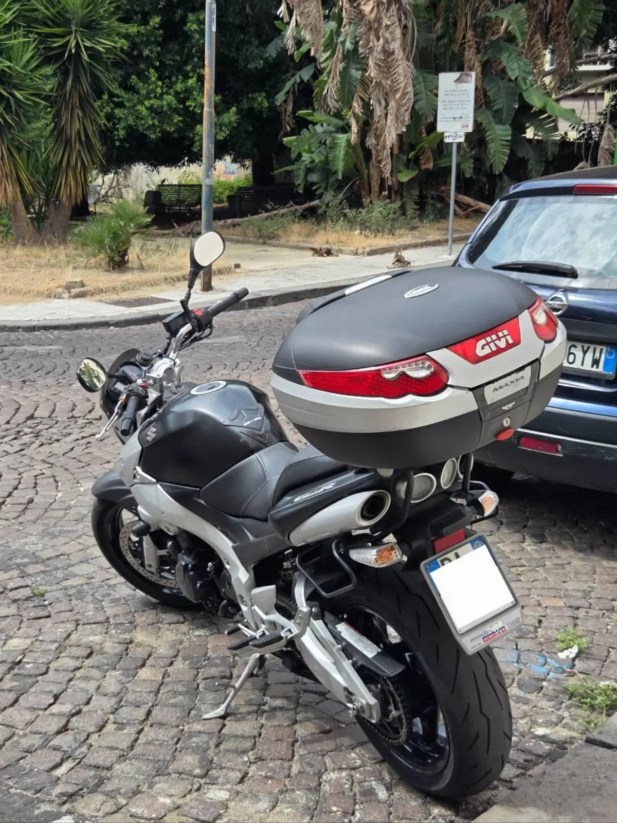 Suzuki GSR 600 (2006 - 11) (6)
