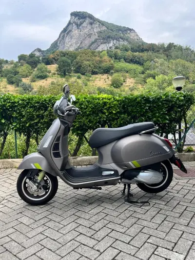Vespa GTS 300 Super Tech (2023 - 24) usata