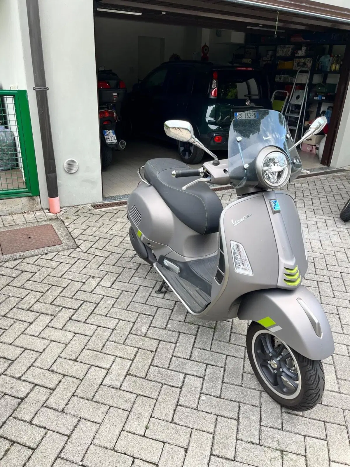 Vespa GTS 300 Super Tech (2023 - 24) (5)