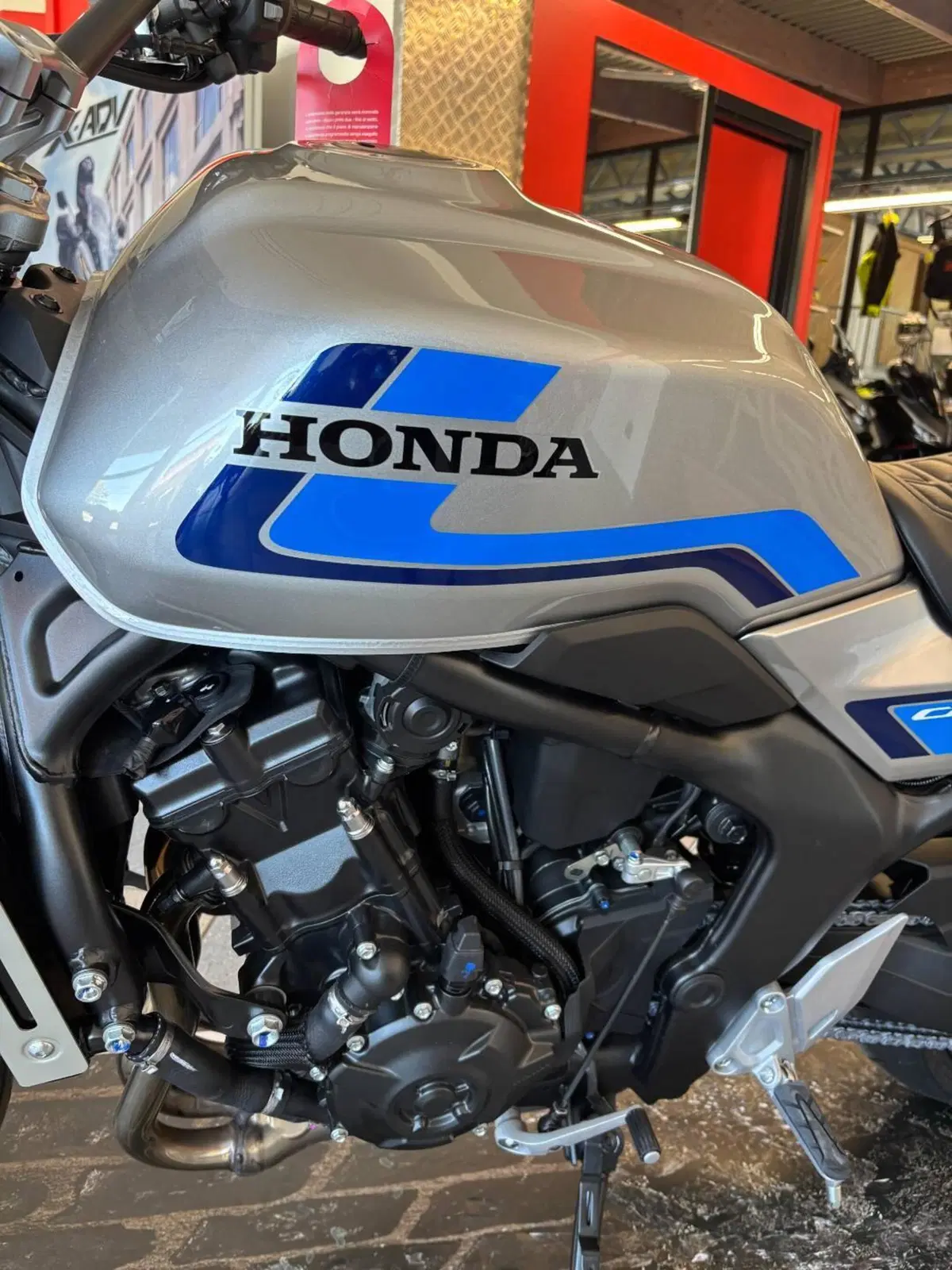 Honda CB 1000 F (2026) (4)