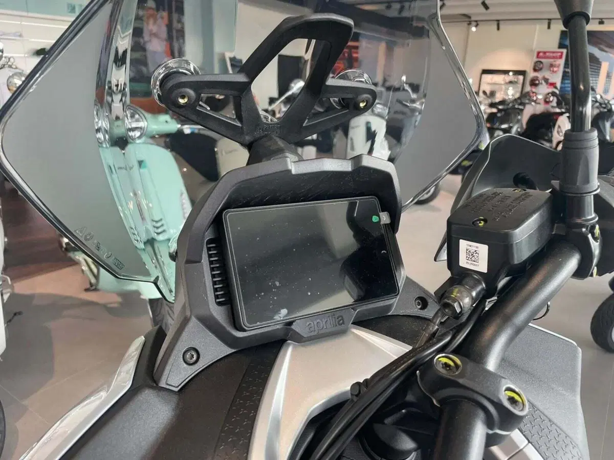 Aprilia SR GT 400 (2026) (7)