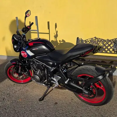 Triumph Trident 660 Triple Tribute Edition (2025 - 26) usata