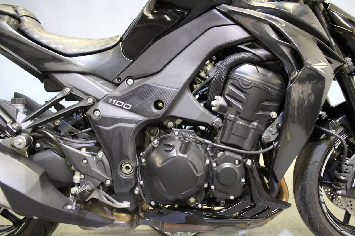 Kawasaki Z 1100 (2026) (9)