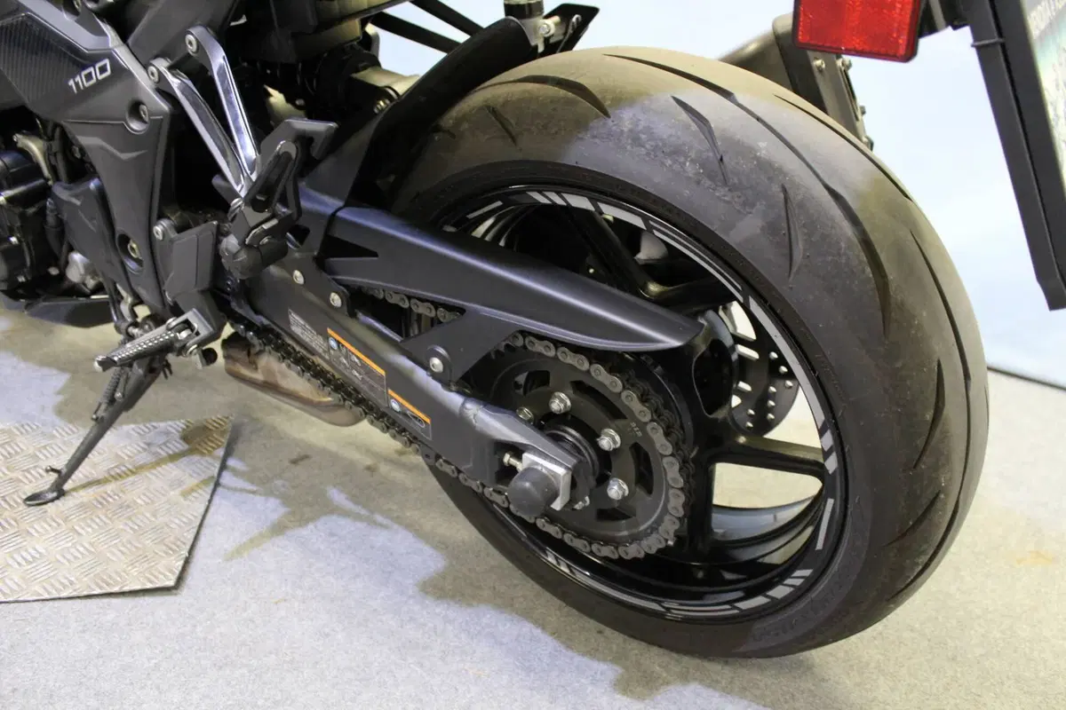 Kawasaki Z 1100 (2026) (15)