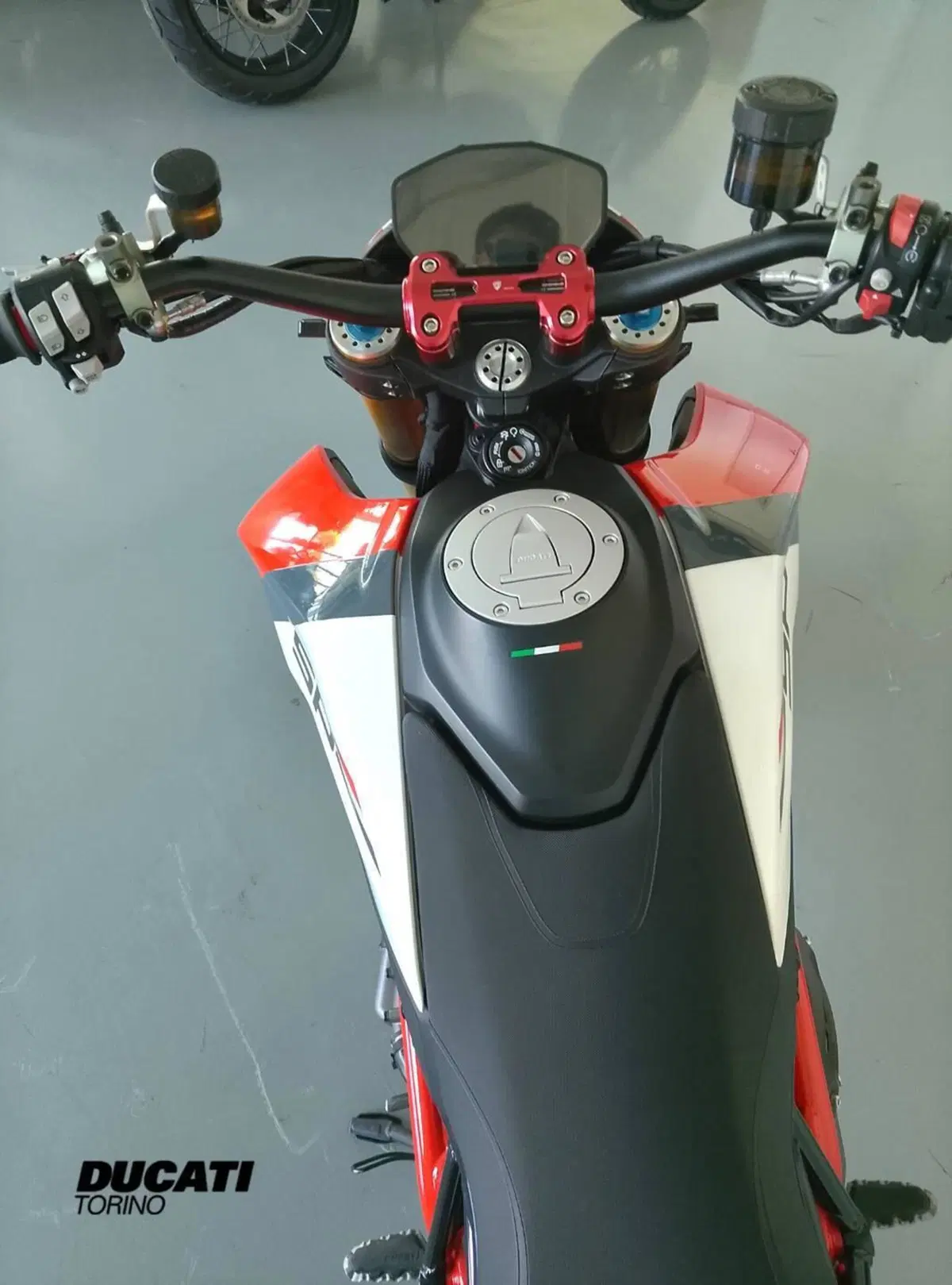 Ducati Hypermotard 950 SP (2022 - 25) (3)