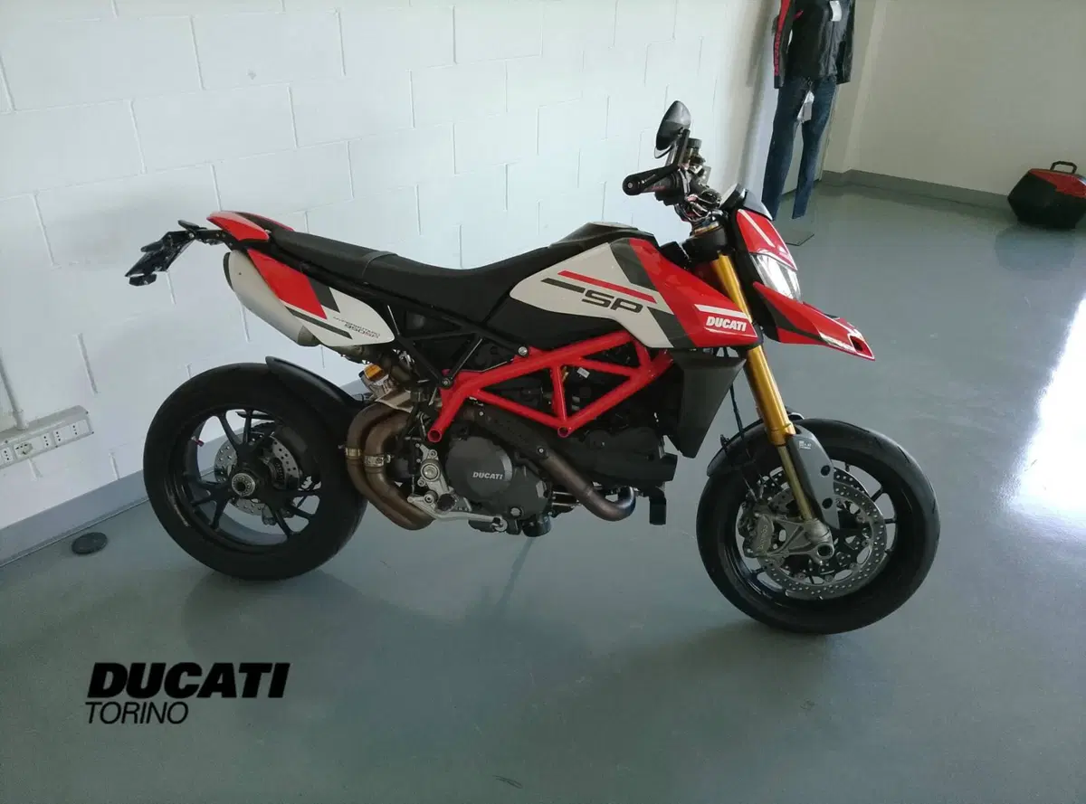 Ducati Hypermotard 950 SP (2022 - 25) (4)