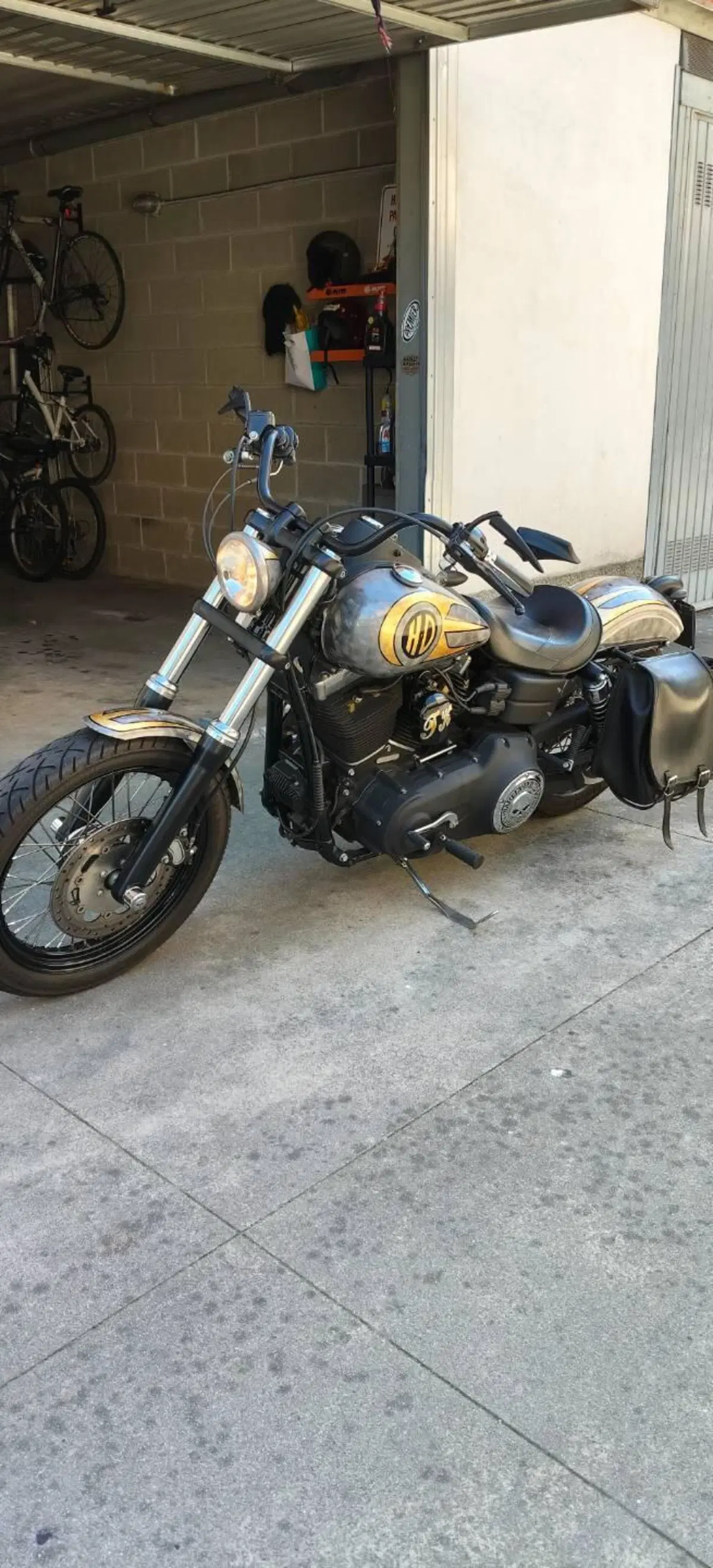Harley-Davidson 1584 Street Bob (2008 - 15) - FXDB (4)