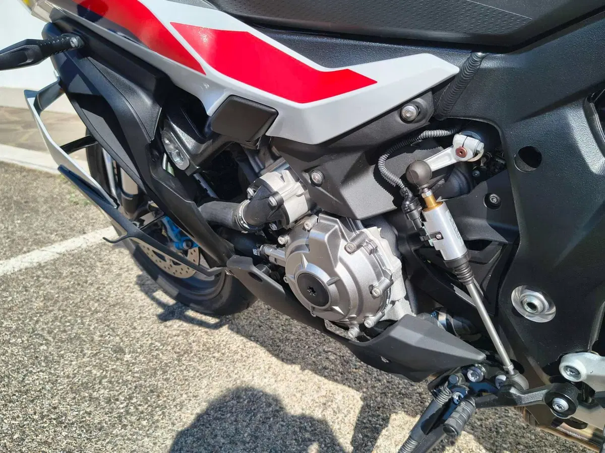 Bmw M 1000 XR (2024 - 27) (5)