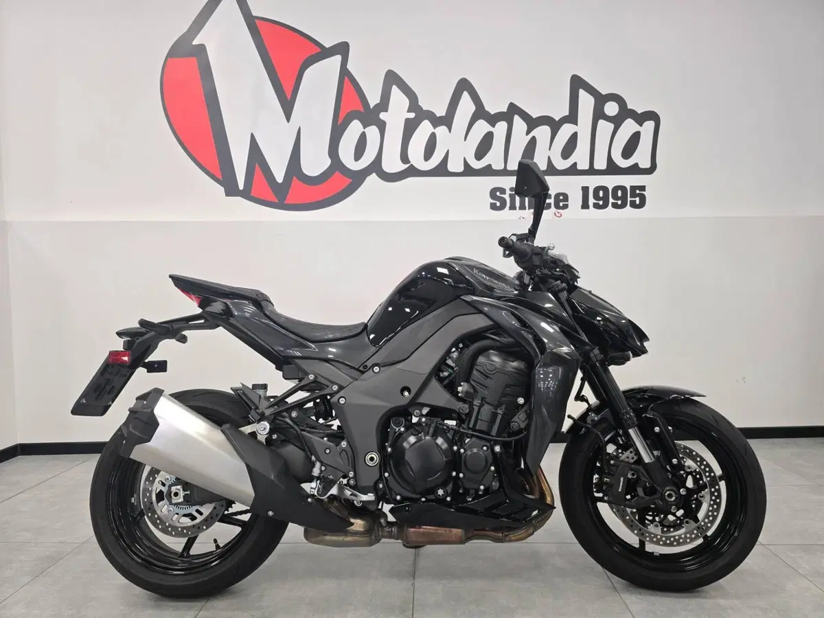 Kawasaki Z 1100 (2026) (4)