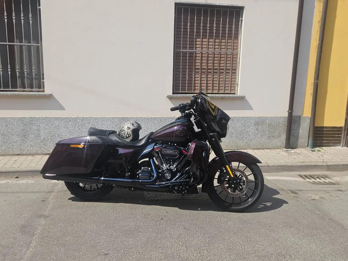 Harley-Davidson 117 Street Glide (2018 - 20) - FLHXSE