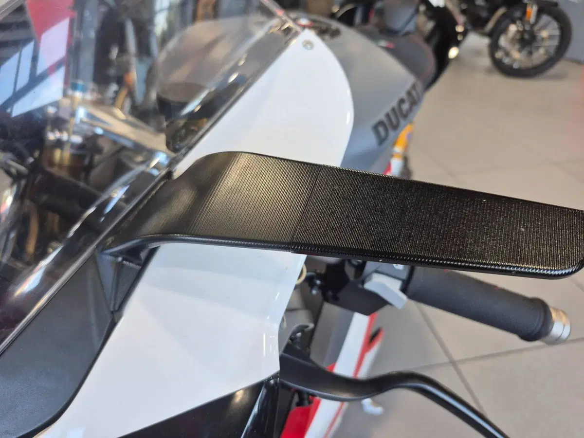 Ducati Panigale V2 Superquadro Final Edition (2024) (11)