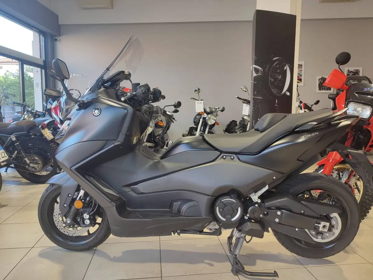 Yamaha T-Max 560 (2022 - 24) (5)
