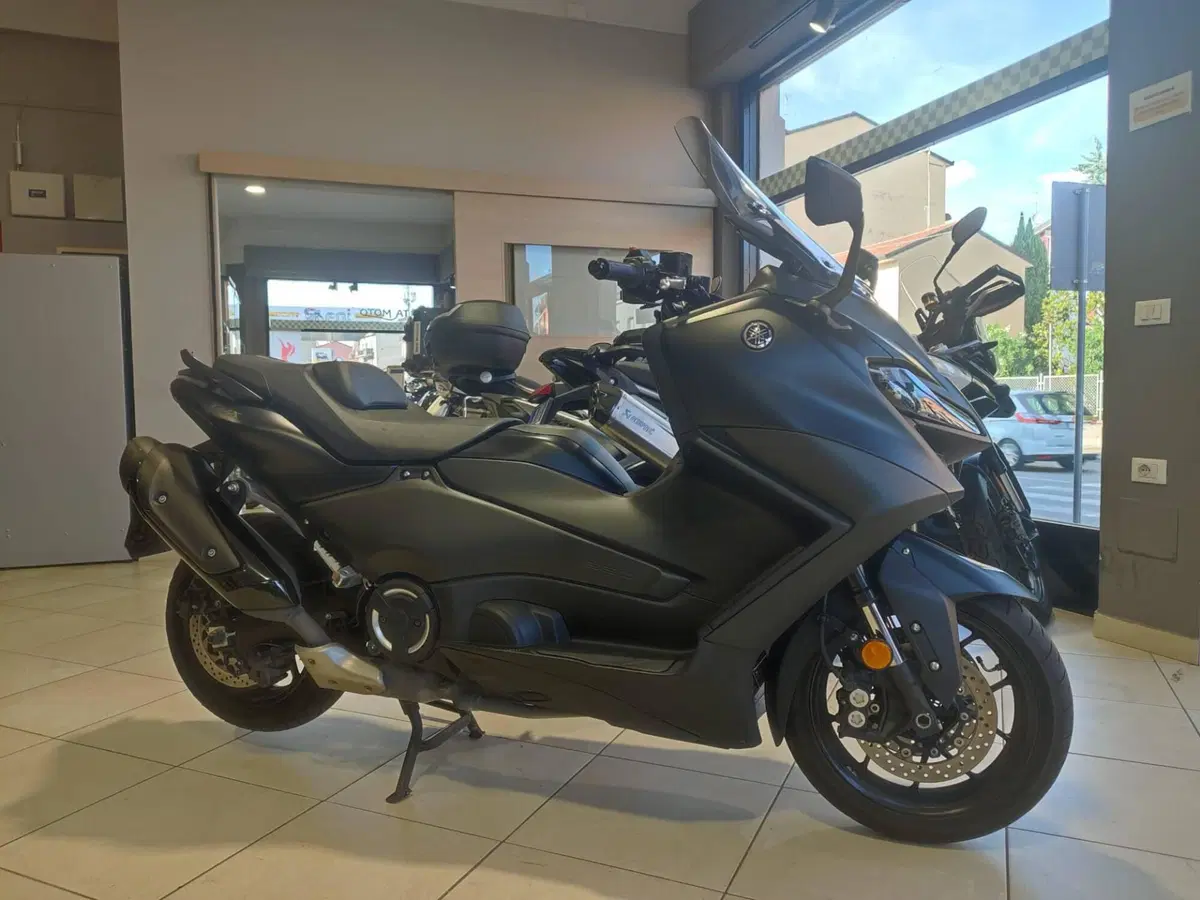 Yamaha T-Max 560 (2022 - 24) (2)