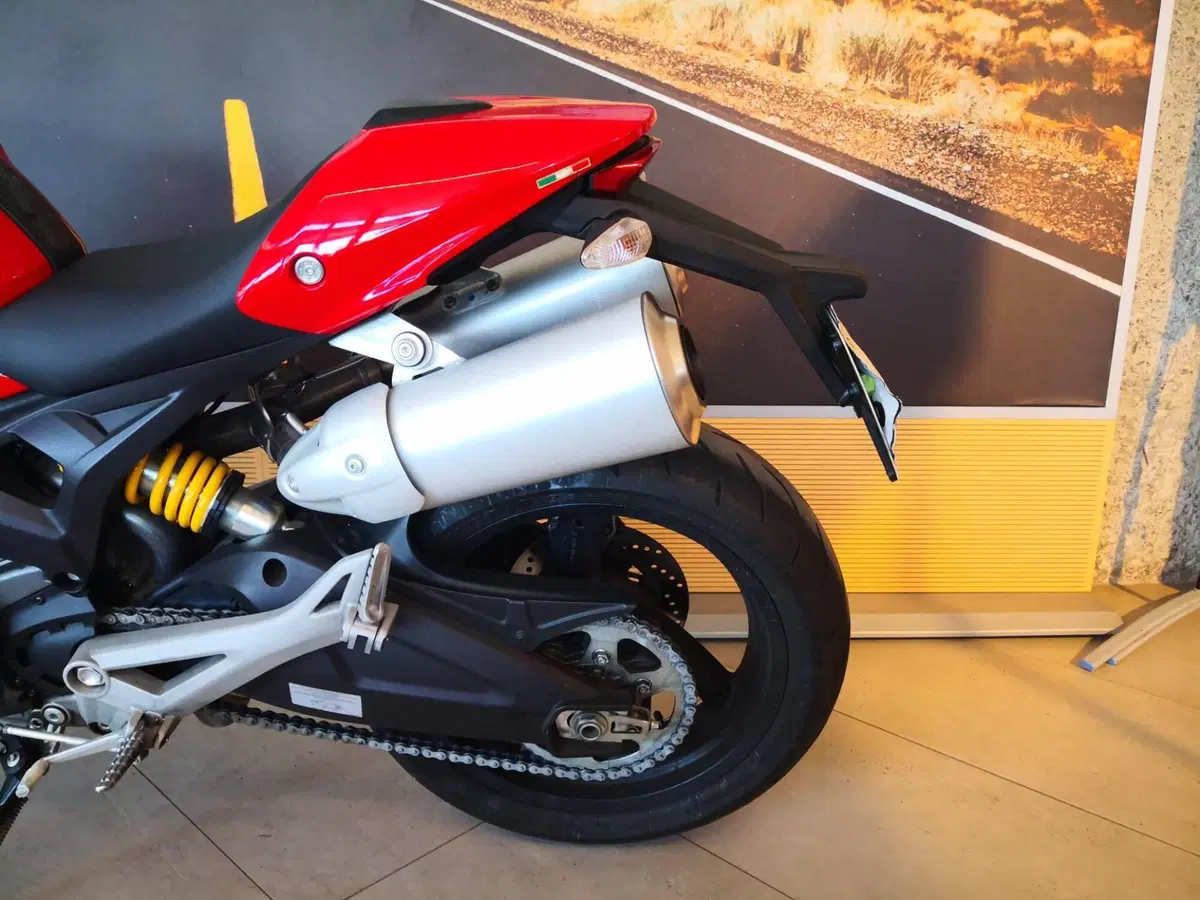 Ducati Monster 696 (2008 - 13) (9)